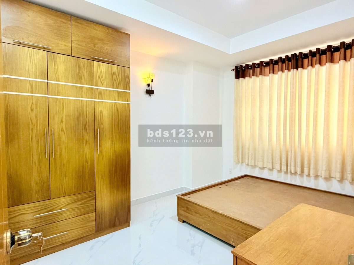 Chính chủ căn góc 82m2 Hoàng Kim Thế Gia, sổ hồng sẵn, nhà mới, nội thất