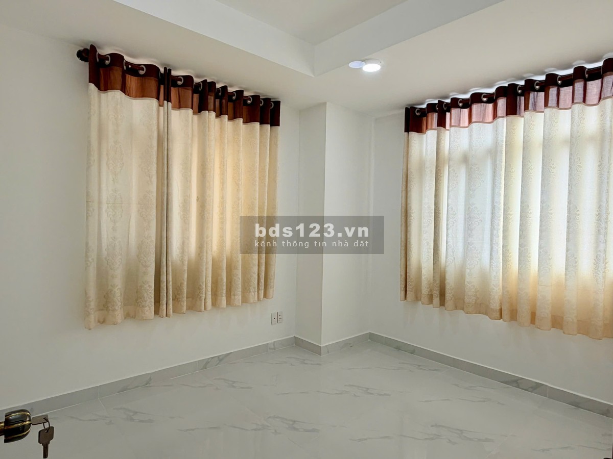 Chính chủ căn góc 82m2 Hoàng Kim Thế Gia, sổ hồng sẵn, nhà mới, nội thất