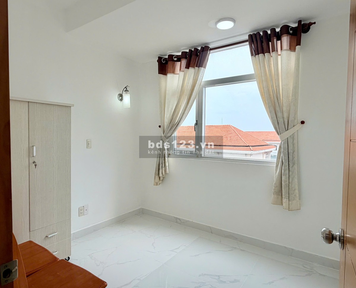 Chính chủ căn góc 82m2 Hoàng Kim Thế Gia, sổ hồng sẵn, nhà mới, nội thất