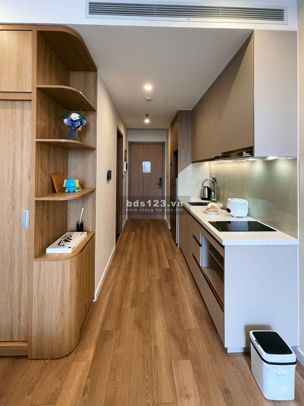 Chính chủ cần bán căn hộ Icon40 Hạ Long – View đảo Tuần Châu, full nội thất, giá siêu rẻ