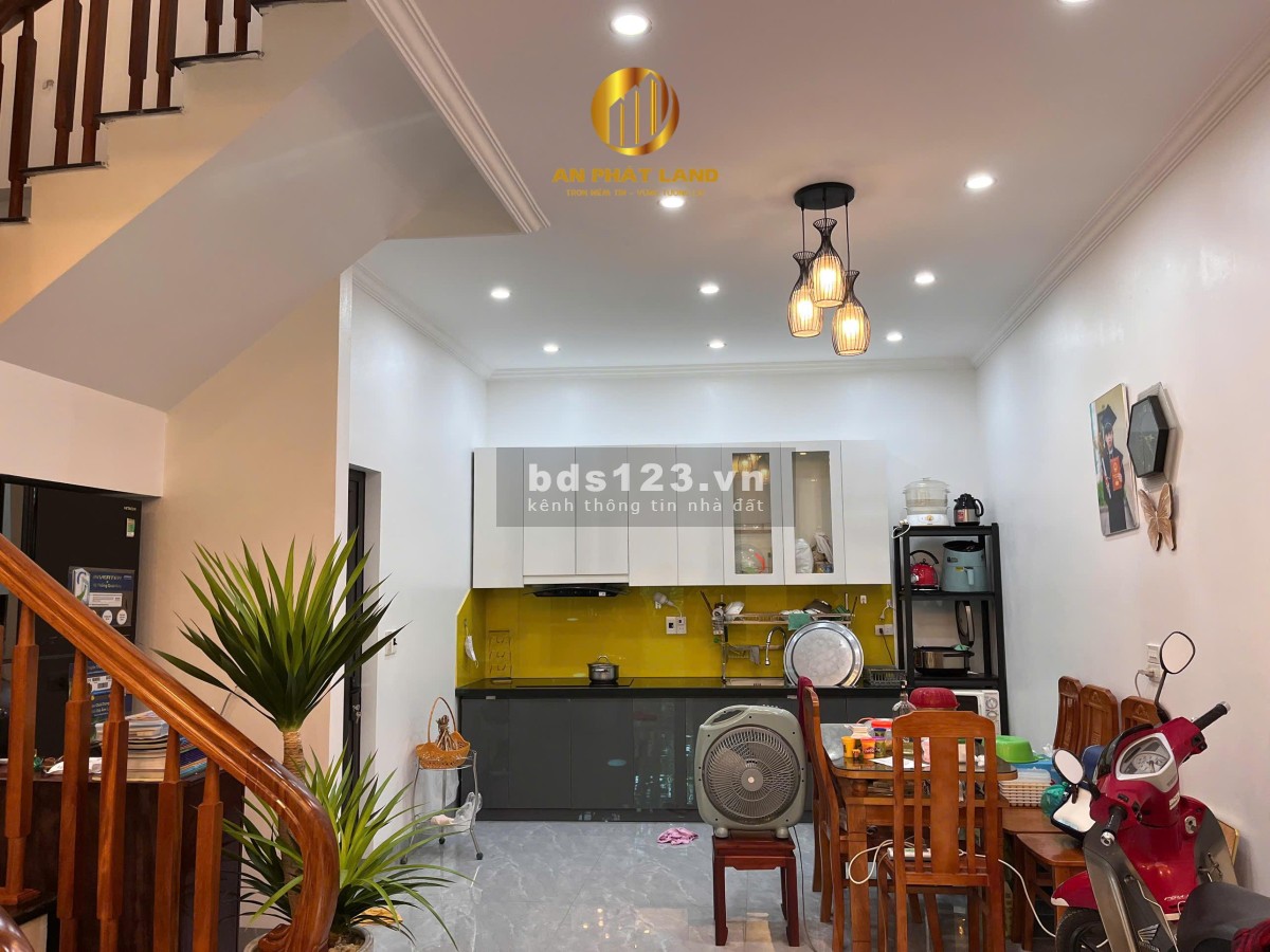 Bán nhà 3 tầng mới, kiên cố đẹp lung linh 55m2 – Ngang 5.5m