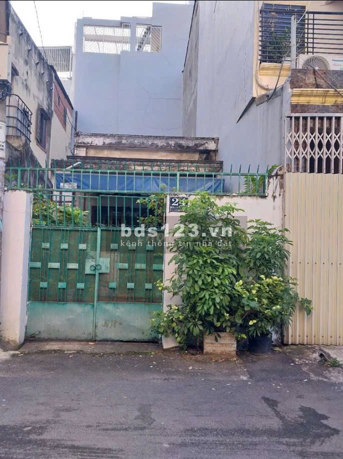 Bán nhà Nhà cấp 4 cũ, nở hậu, sổ hồng mặt tiền Nguyễn…
