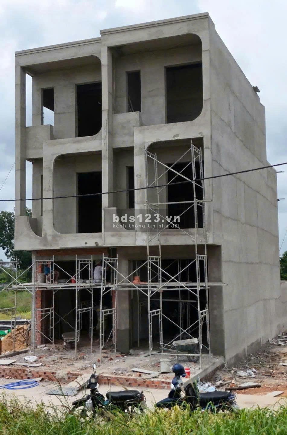 Hết kinh phí xây dựng chuyển nhượng lại cặp nhà 8x16 tại…