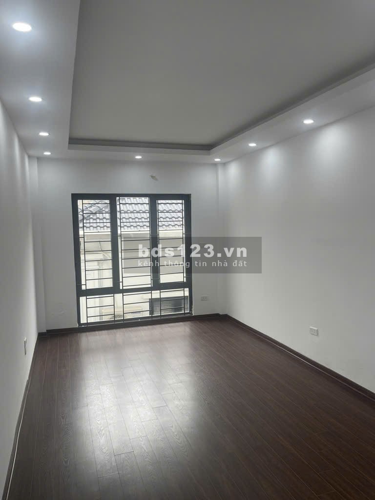BÁN GẤP NHÀ Ô TÔ ĐỖ NGAY CỔNG NGÕ - CÁCH BẾN XE 100M - HÀNG…