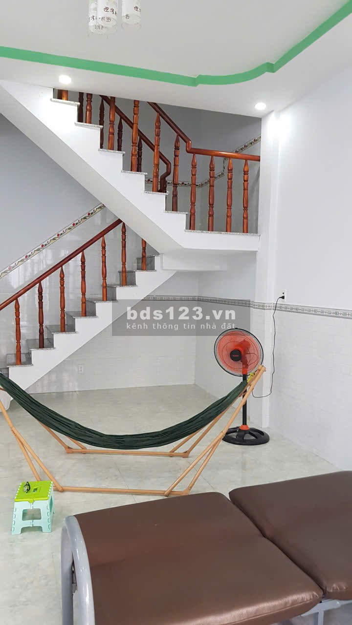 Bán nhà 1 trệt, 1 lầu, Ấp Xoài Đôi, xã Long Trạch, Cần…