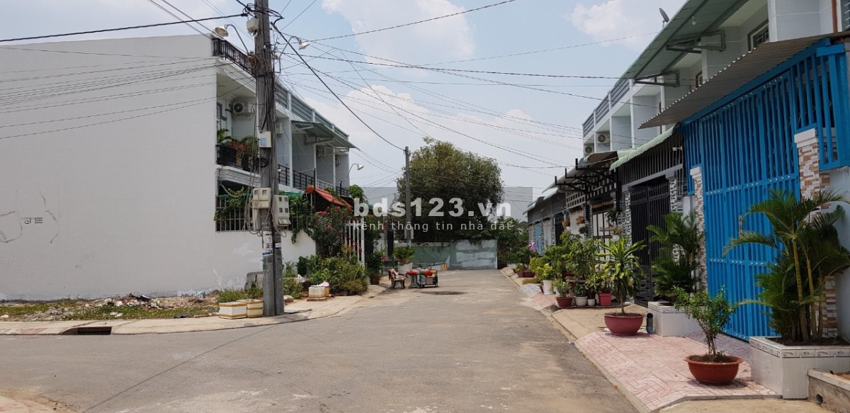 Bán nhà 1 trệt, 1 lầu, Ấp Xoài Đôi, xã Long Trạch, Cần…
