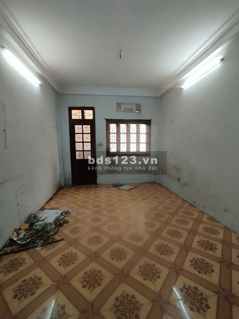 A Tuyên nhờ bán căn nhà tại Phố Dương Văn Bé - Nhà 4 Tầng-…