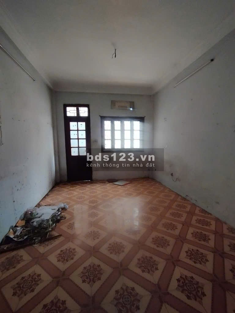 A Tuyên nhờ bán căn nhà tại Phố Dương Văn Bé - Nhà 4 Tầng-…