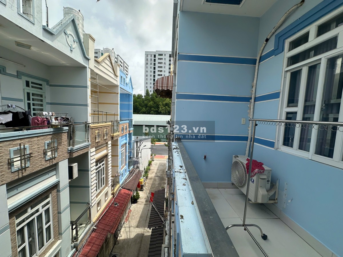 Cần bán nhà 1 trệt 2 lầu đường số 44 Trương Đình Hội P16 Q8