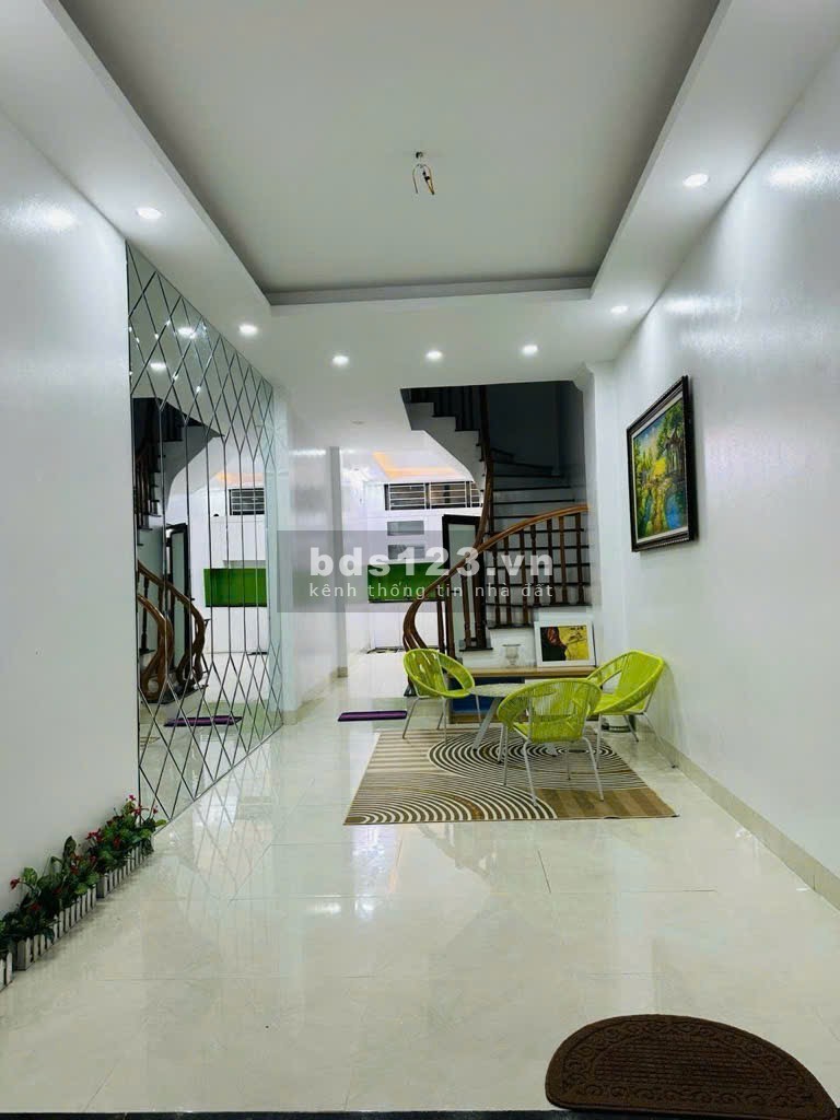 TÂY HỒ LỘC GIÓ - NHÀ DÂN XÂY - Ở LUÔN - Ô TÔ CÁCH 50M - NGÕ…