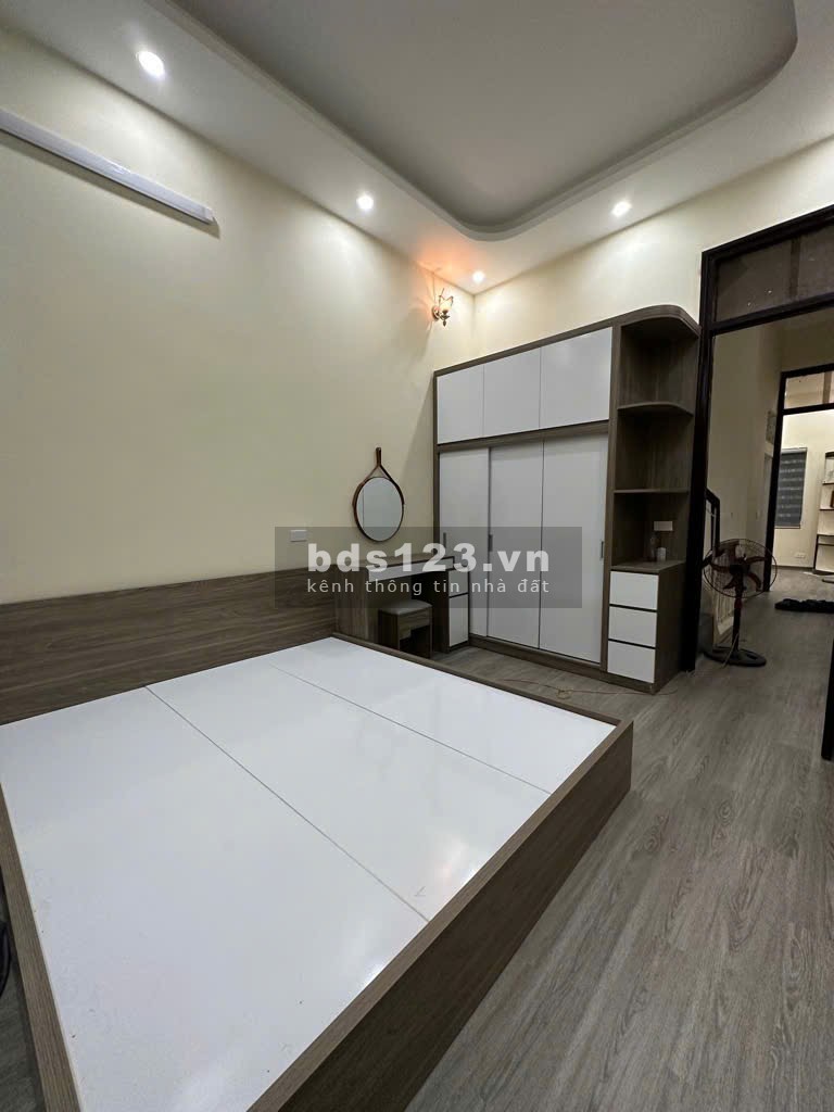 Nhà giá phải chăng khu Tây Hồ Hà Nội