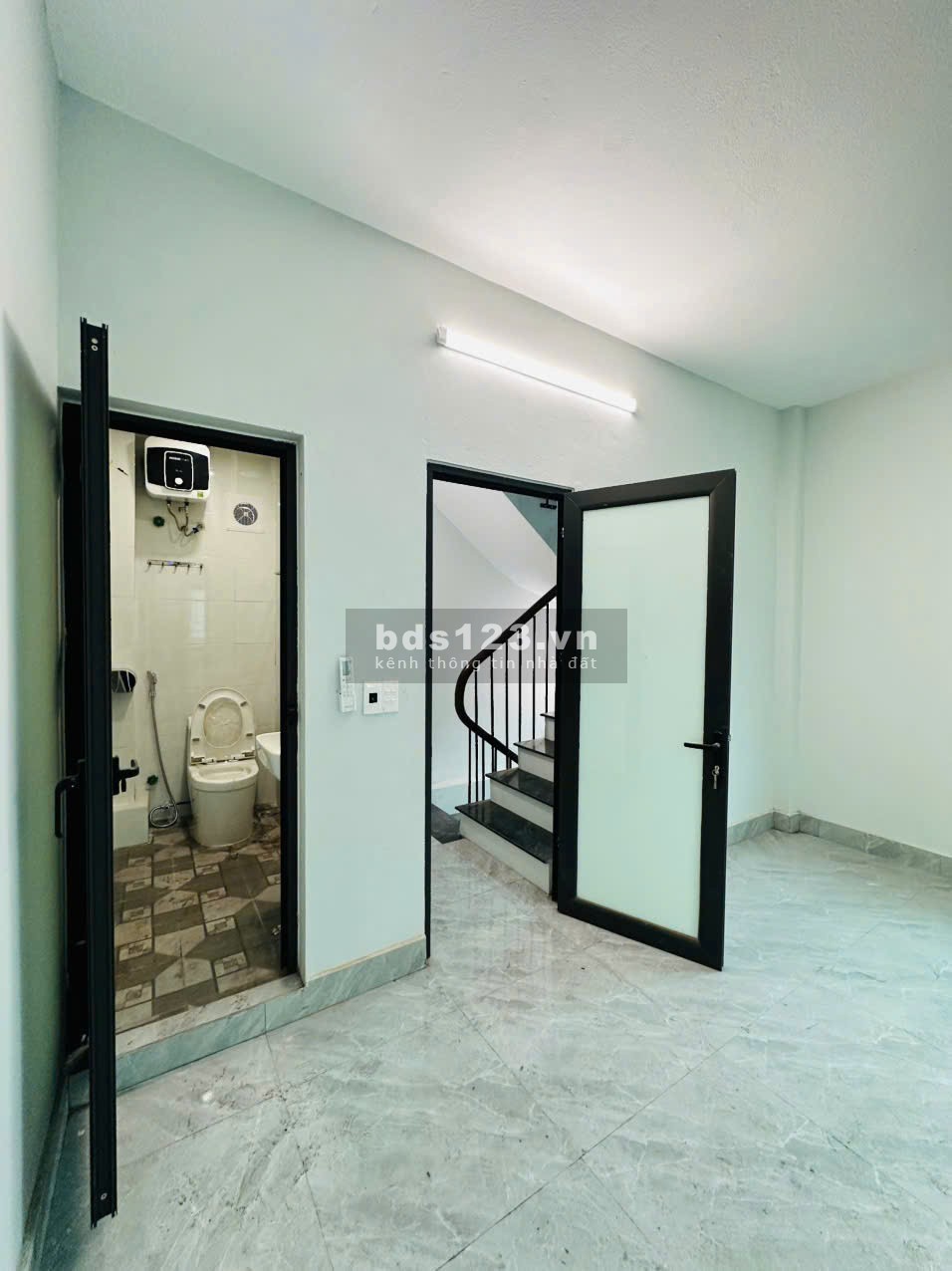 Bán nhà 30m² – 3 tầng – Giá 2.2 tỷ – Nguyễn Xiển, Thanh Xuân