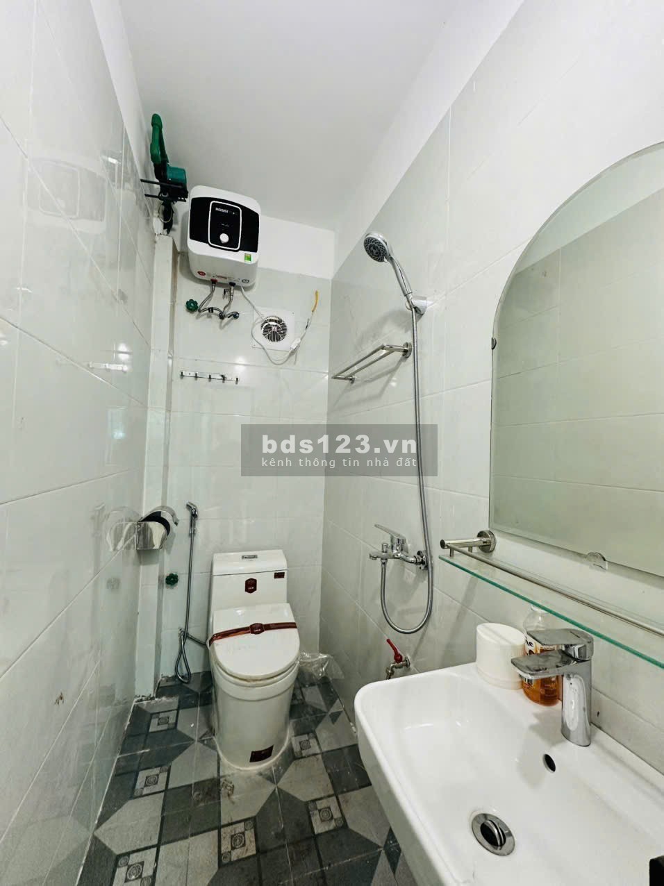 Bán nhà 30m² – 3 tầng – Giá 2.2 tỷ – Nguyễn Xiển, Thanh Xuân