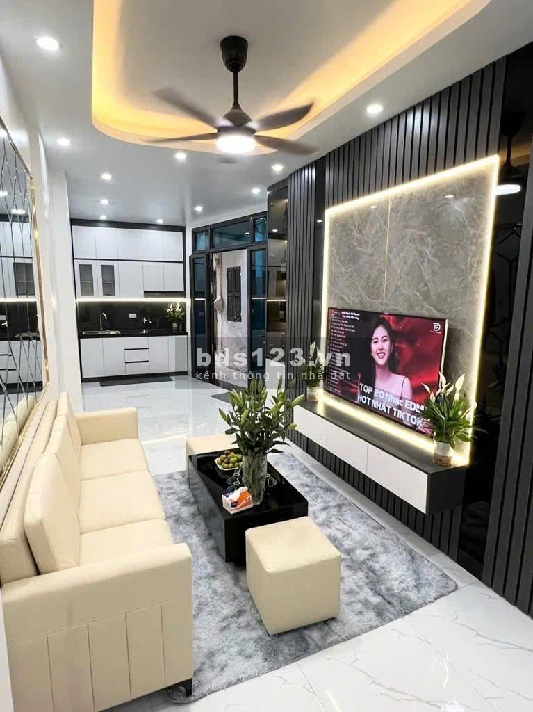 NHÀ ĐẸP GIÁ TỐT Chỉ nhỉnh 6 tỷ-DT 30m - 4 tầng.