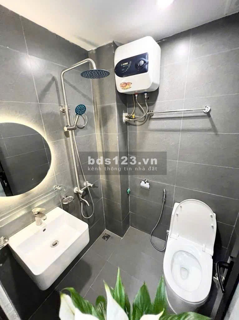 NHÀ ĐẸP GIÁ TỐT Chỉ nhỉnh 6 tỷ-DT 30m - 4 tầng.