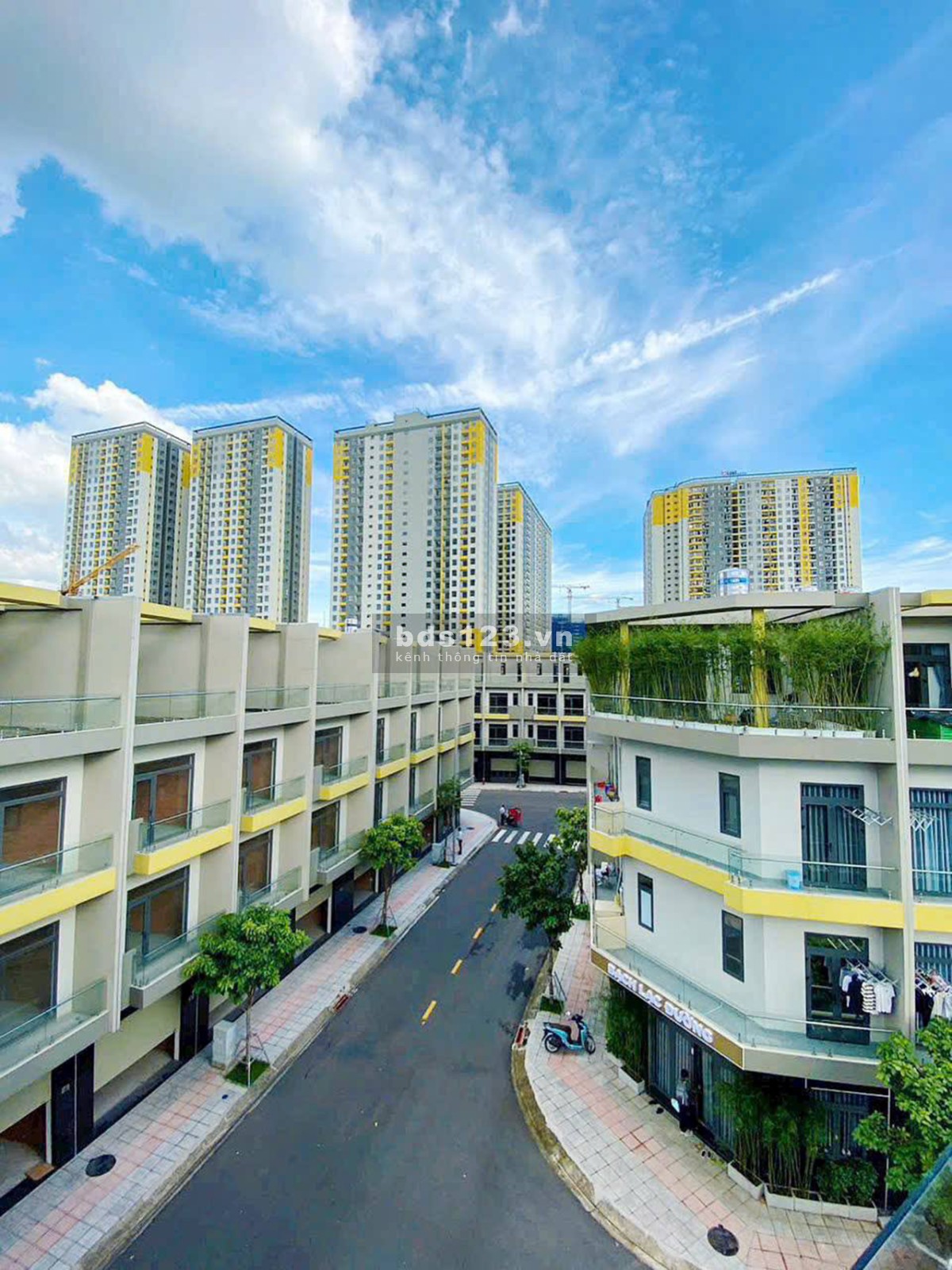 Giảm ngay 500 triệu khi sở hữu nhà phố 4 tầng Bcons Uni Valley mặt tiền Thống Nhất, Dĩ An