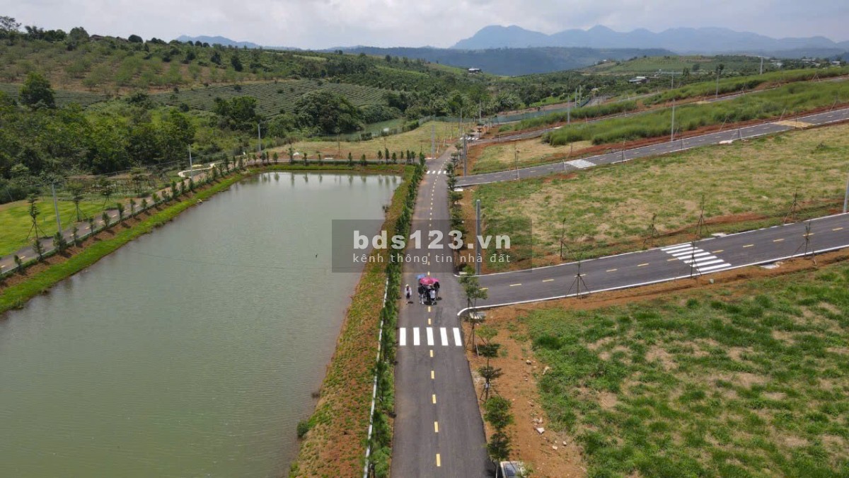 Bán đất nằm trong khu nghỉ dưỡng gần hồ Tâm Châu