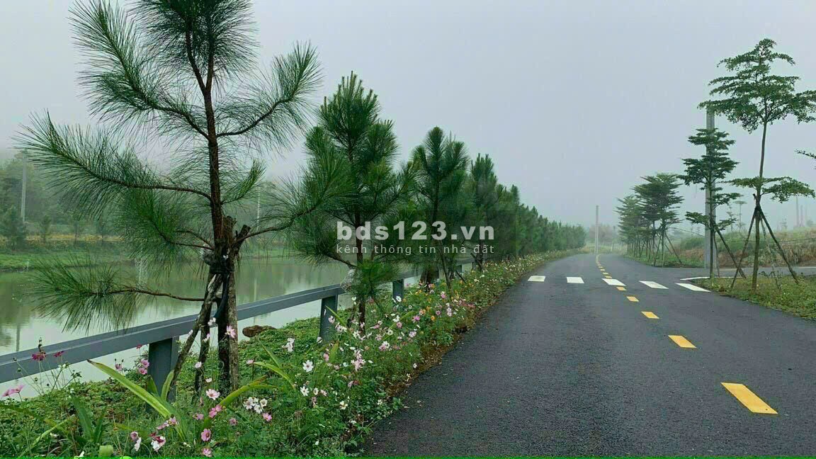 Bán đất nằm trong khu nghỉ dưỡng gần hồ Tâm Châu