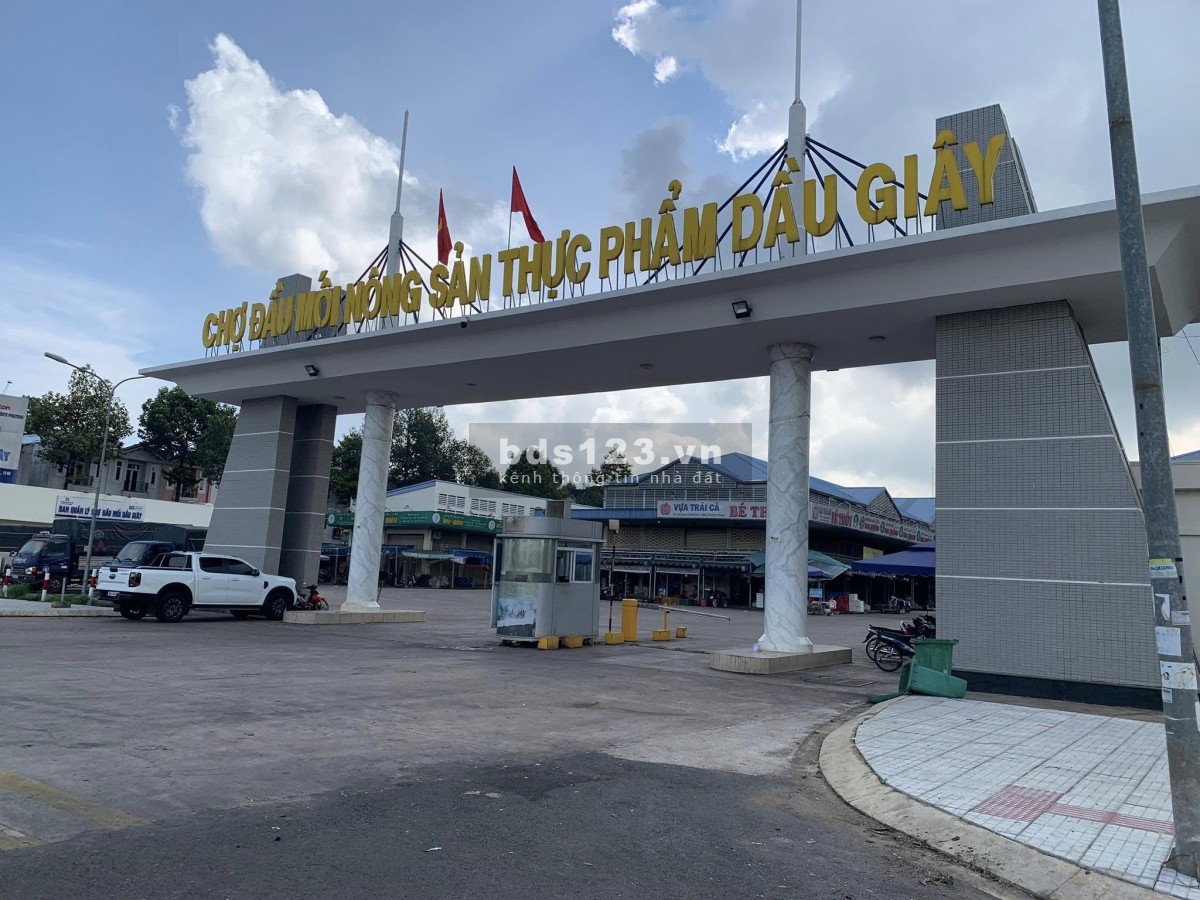 Đất sổ đỏ 679tr/nền sát Chợ Đầu mối Dầu Giây, mặt…