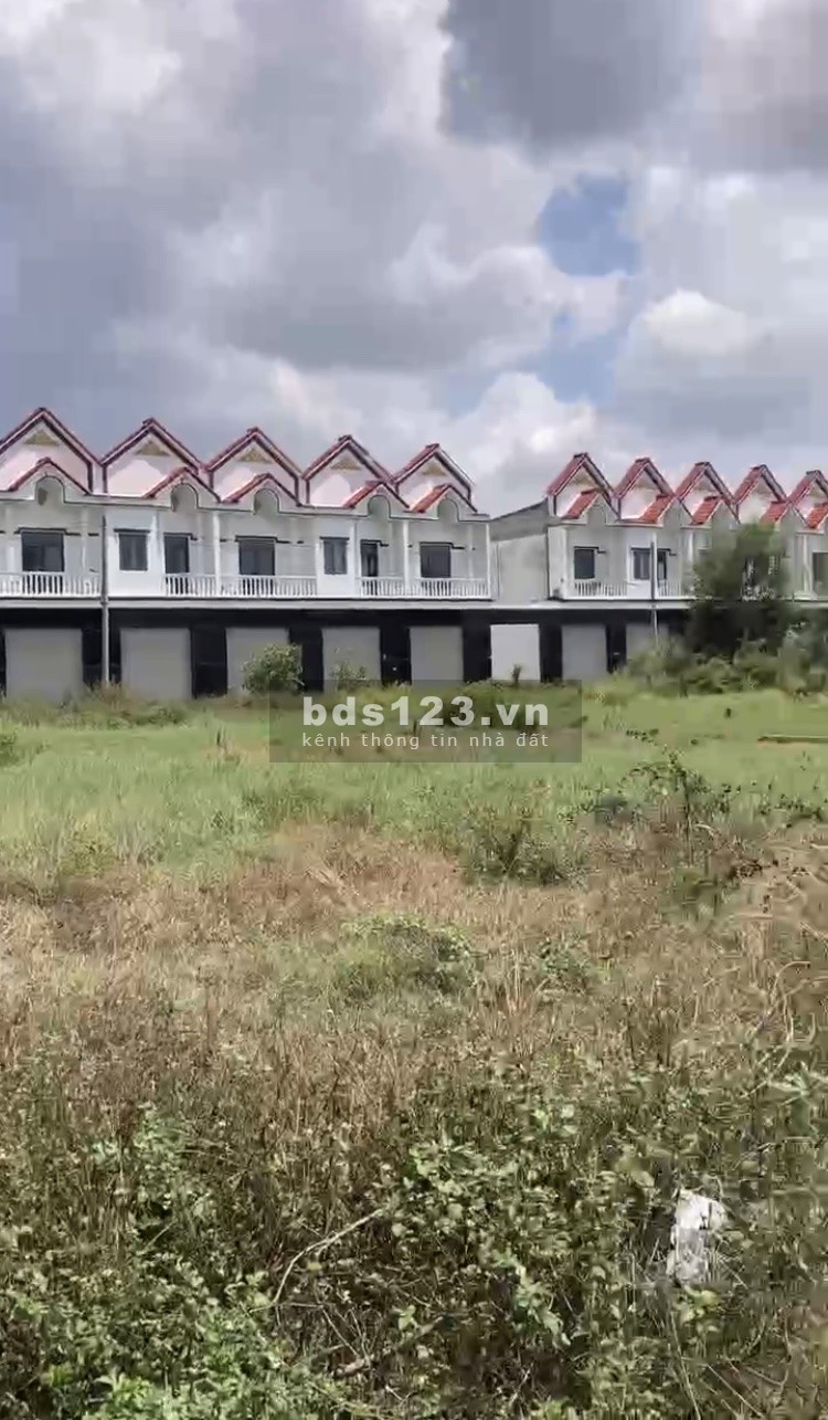 Bán gấp lô 5x18 KDC Long Cang Cần Đước chính chủ