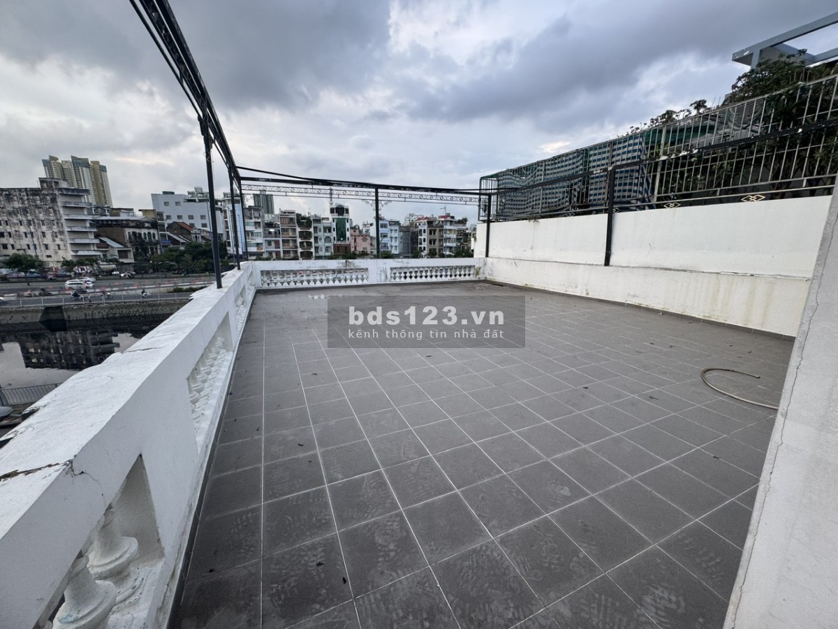 Mặt bằng kinh doanh diện tích 130m2, Quận 8