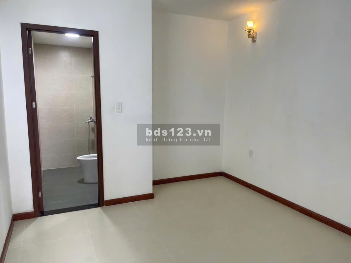 Cho Thuê Căn Hộ 2 PN 2 WC - Ngay Cổng Vsip 1 & Cách AEON Mall Bình Dương 7 phút di chuyển - Giá 4tr5