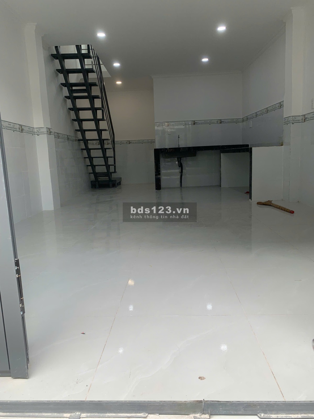 Bán nhà 1 trệt 1 gác suốt cách Nguyễn Văn Linh chỉ 100m nhà…