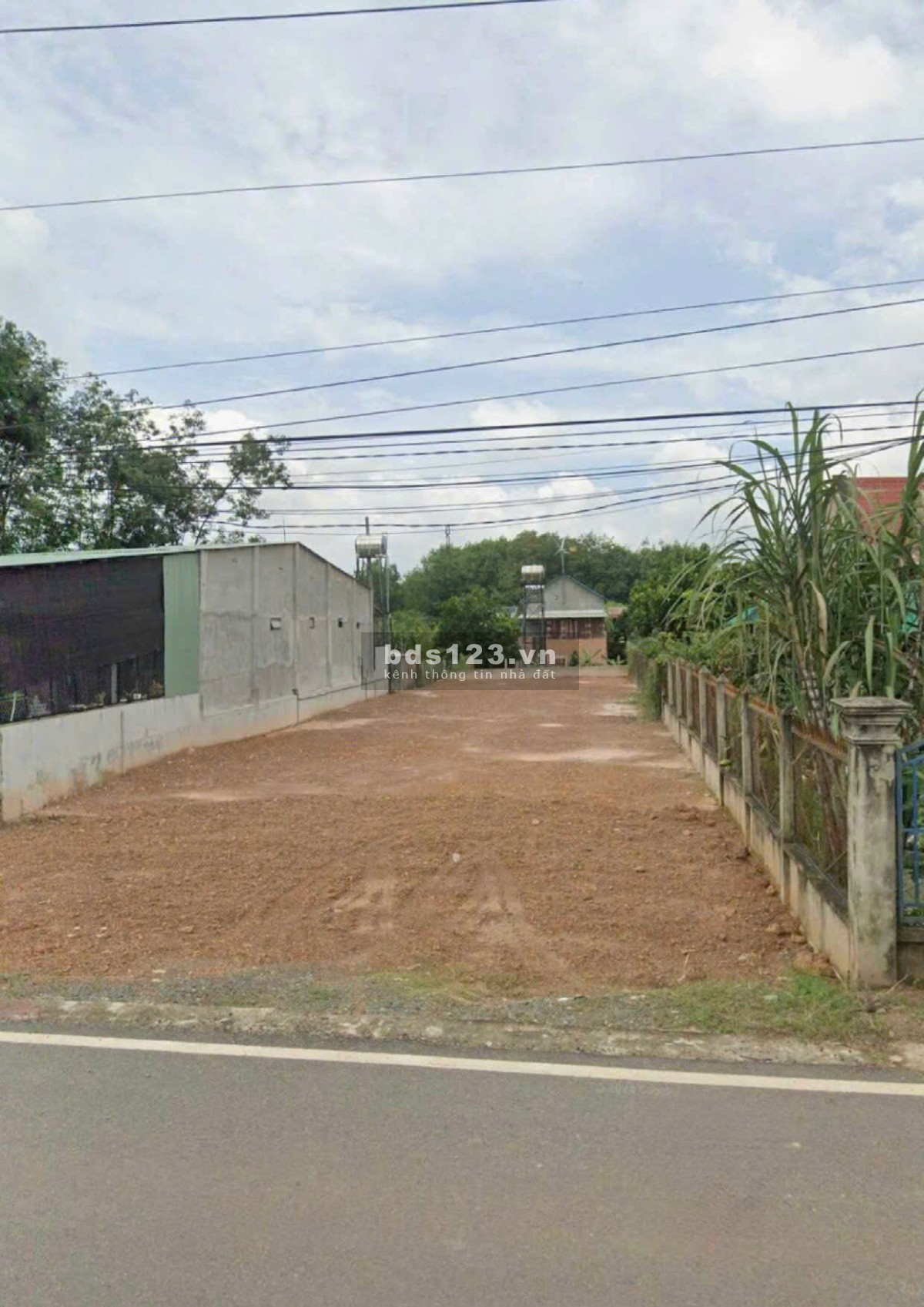 Cần ra miếng đất mua năm ngoái ngang 10m mt DH giá chỉ 700tr