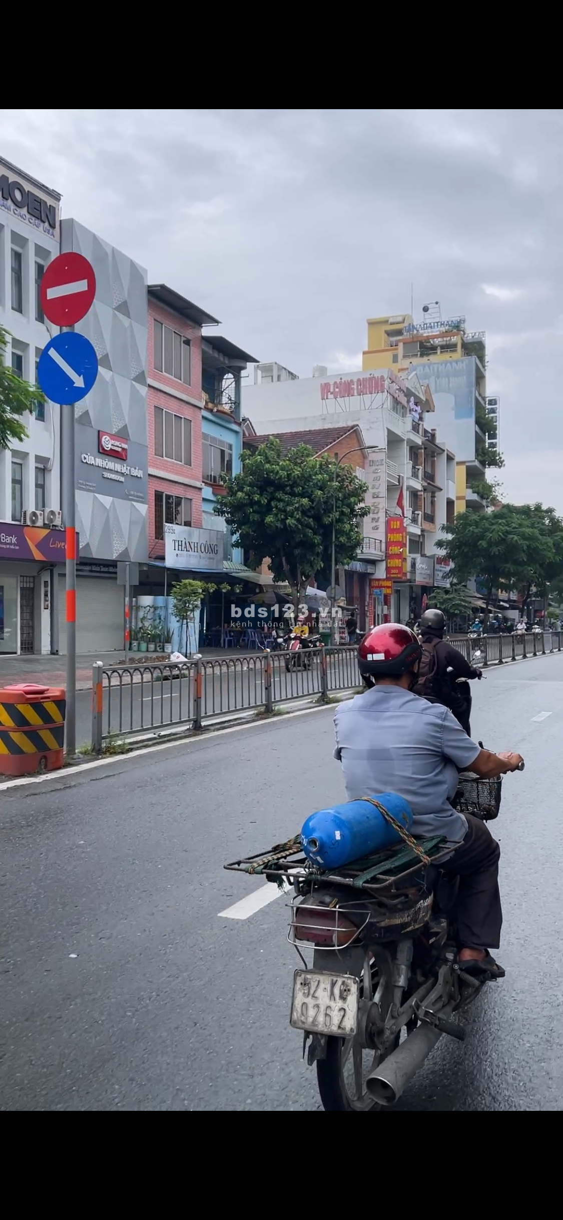 Nhà Mặt tiền đường Lý Thường Kiệt gần ngã tư Bắc Hải4Tầng Ngang RộngLề rộng 6m Lộ lớn 20m