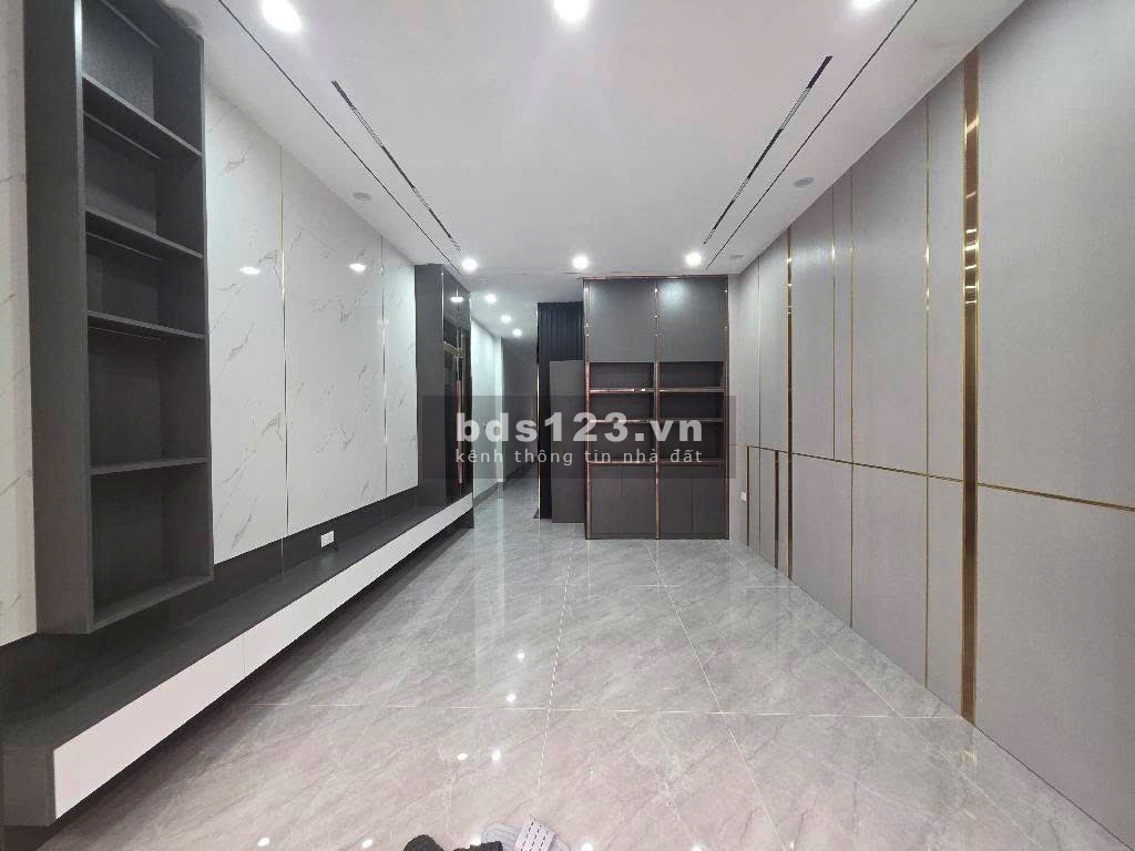 Bán Nhà Long Biên - 71M * 5 Tầng - Gara Ô Tô - 2 Thoáng - Thang…