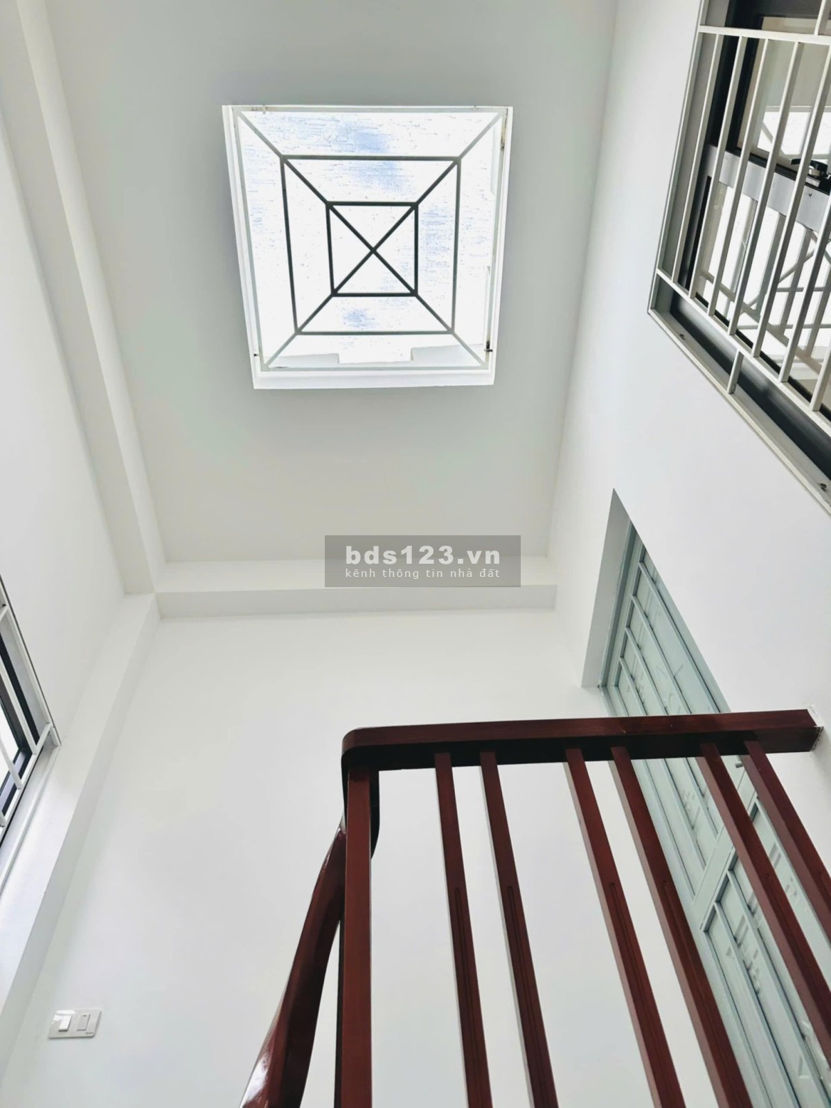 5 TẦNG MỚI XÂY 32M, NGÕ NÔNG SẦM UẤT PHỐ GỐC ĐỀ,HAI BÀ…