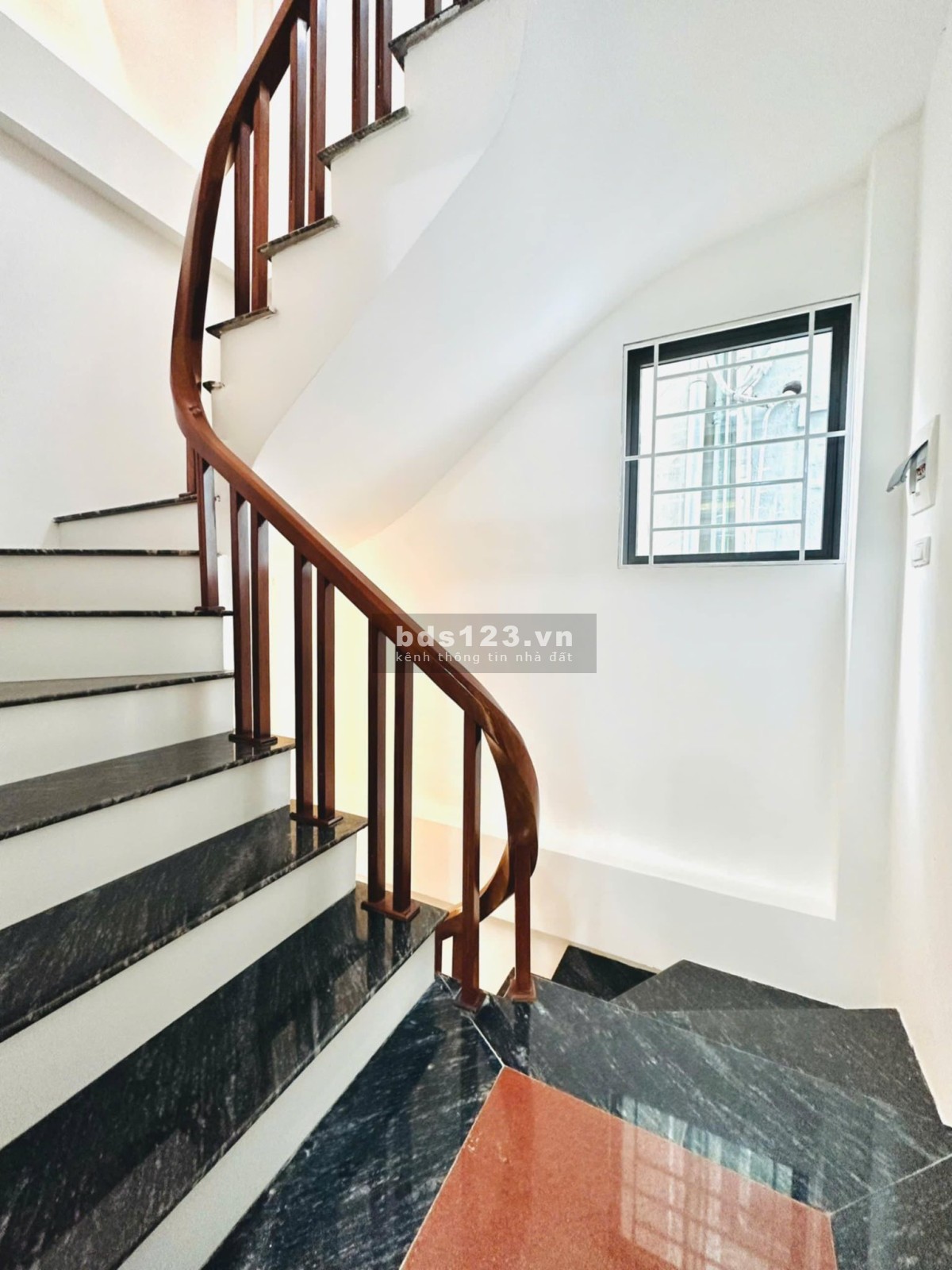 5 TẦNG MỚI XÂY 32M, NGÕ NÔNG SẦM UẤT PHỐ GỐC ĐỀ,HAI BÀ…