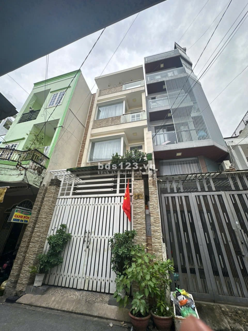 **Bán nhà 1054/18 Cách Mạng Tháng 8, phường 4, Tân Bình (4,5x13)…