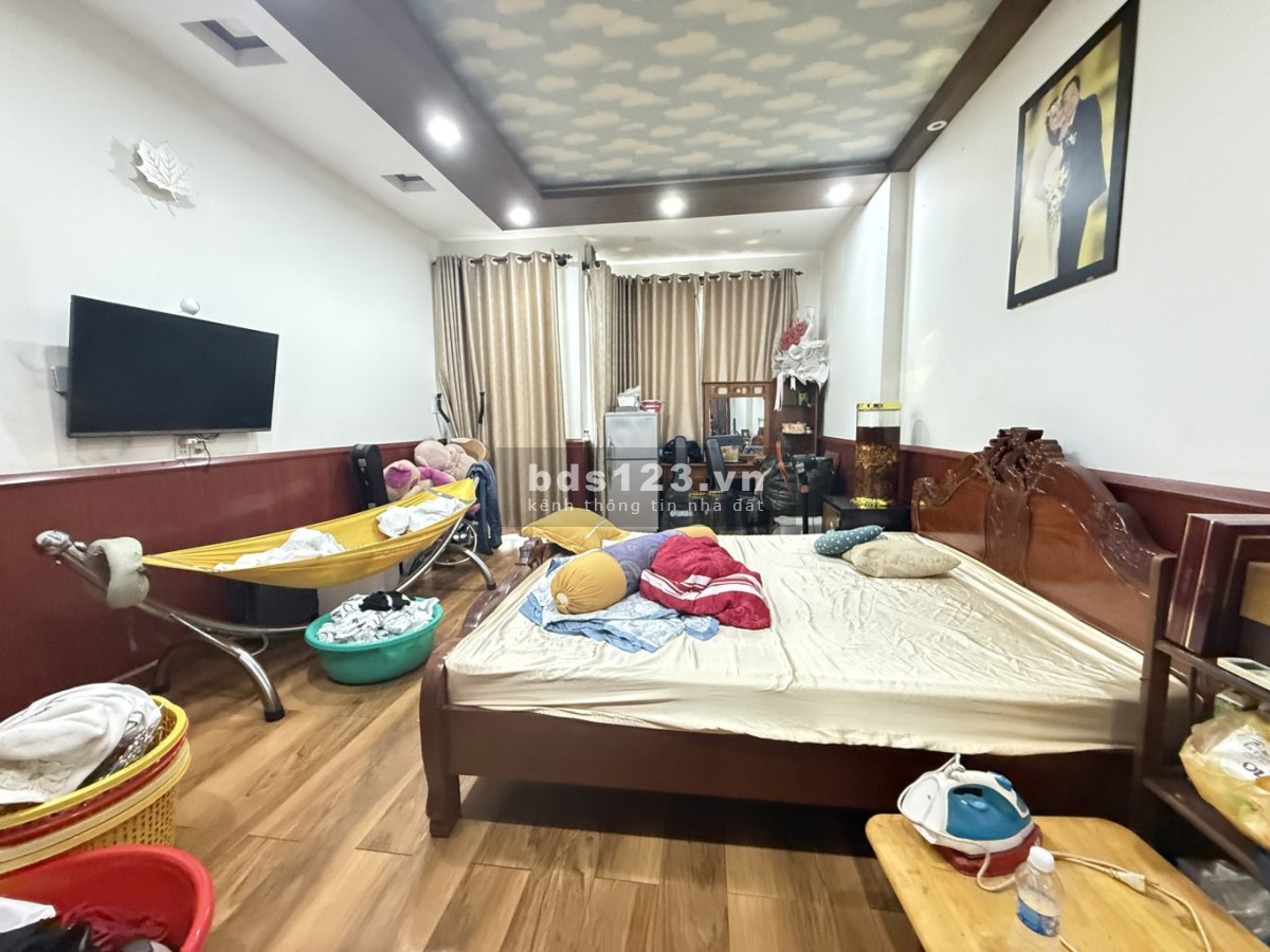 **Bán nhà 1054/18 Cách Mạng Tháng 8, phường 4, Tân Bình (4,5x13)…