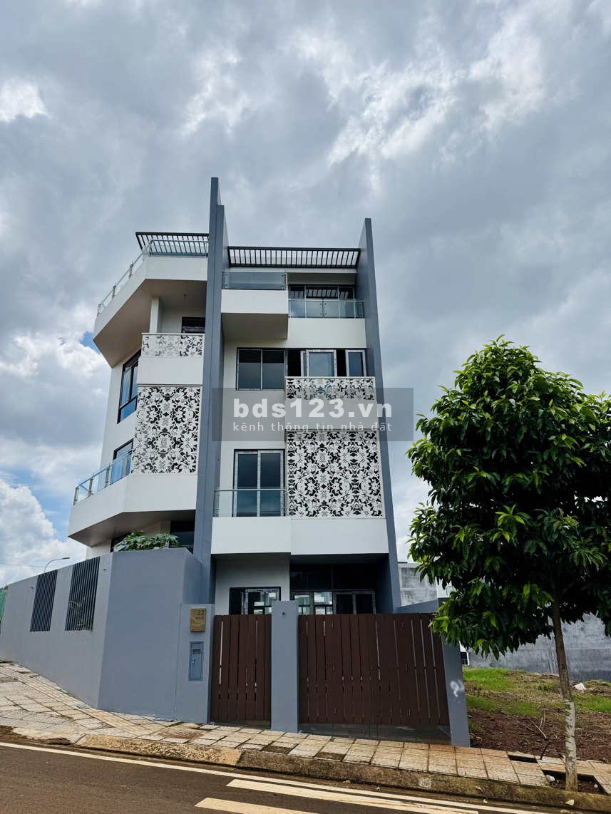 Bán Nhà Phố 4 Tầng Kế Trường Học - Trung Tâm Buôn Ma Thuột