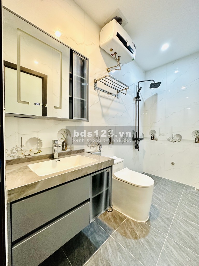 NHÀ ĐẸP TỨ LIÊN - 5 Tầng Thang Máy - 42m2 Ô Tô - Tặng FULL…