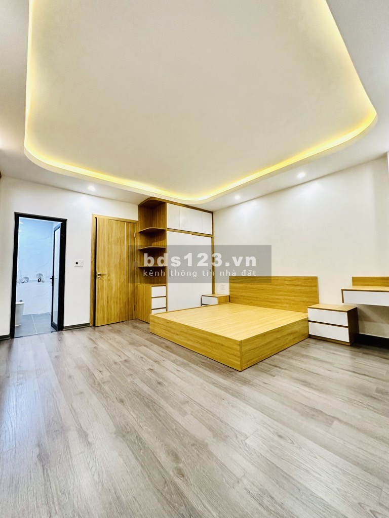 NHÀ ĐẸP TỨ LIÊN - 5 Tầng Thang Máy - 42m2 Ô Tô - Tặng FULL…