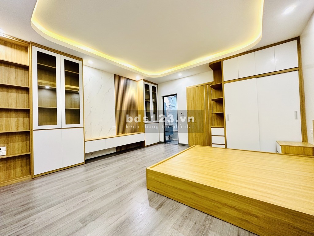 NHÀ ĐẸP TỨ LIÊN - 5 Tầng Thang Máy - 42m2 Ô Tô - Tặng FULL…