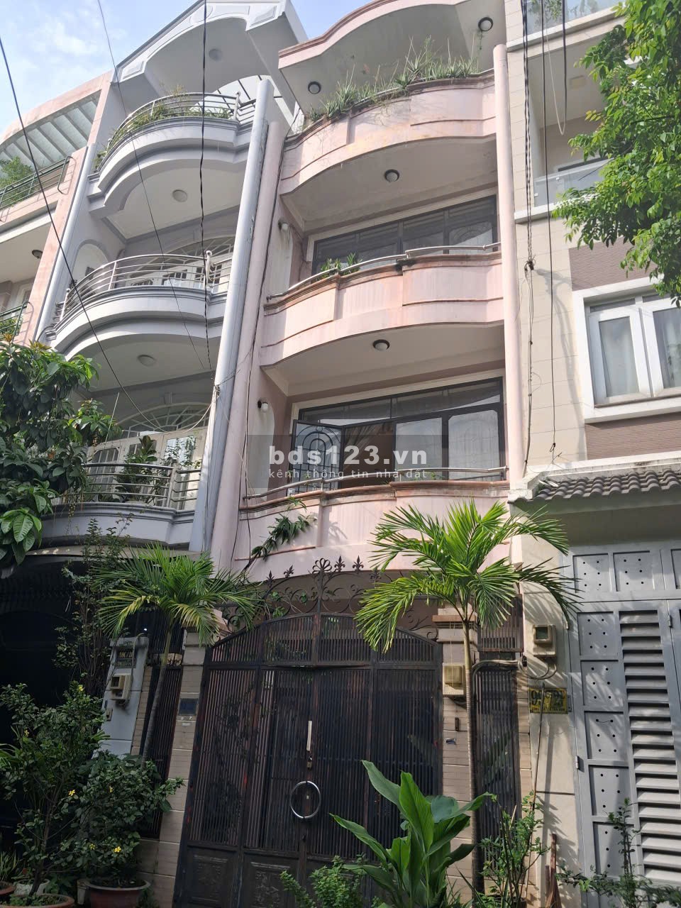 Bán gấp nhà BTCT 4 tầng khu Lotte Cộng Hòa ngay ga T3 Tân Sơn Nhất