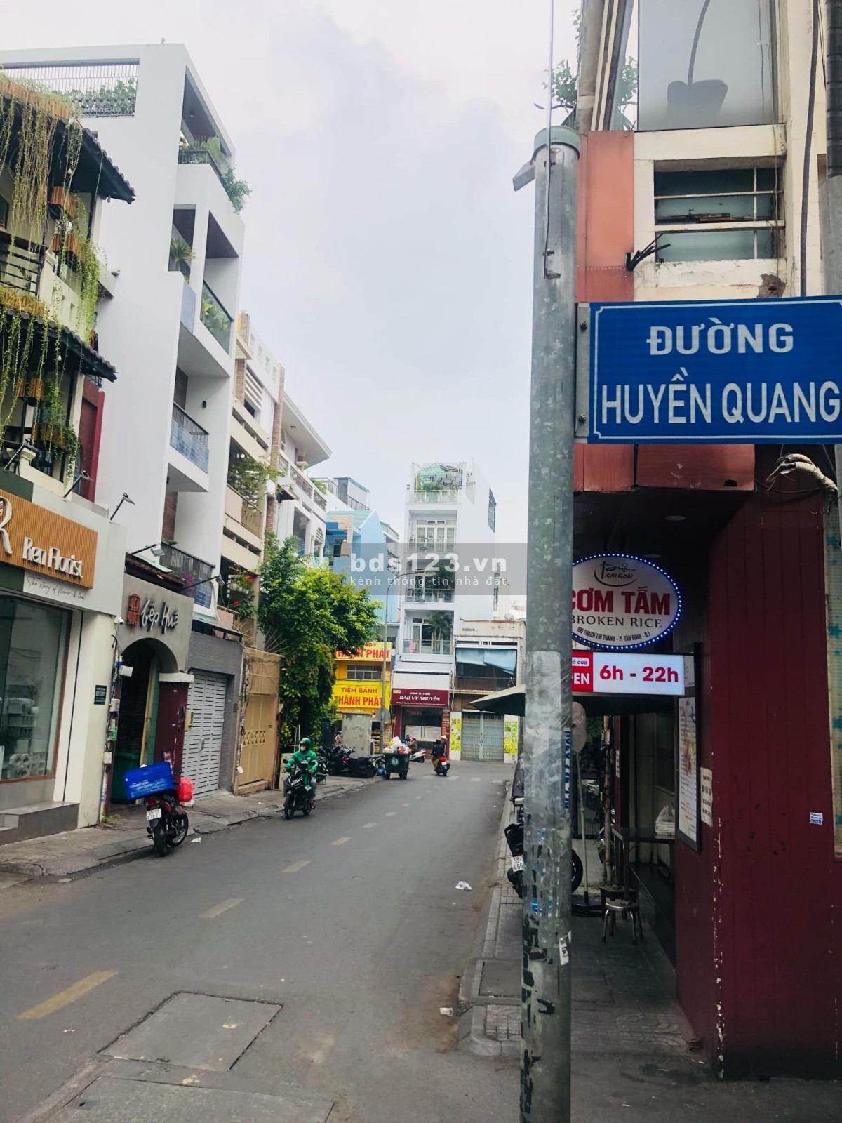 Bán nhà tại 32 Huyền Quang, Phường Tân Định, Quận 1, HCM. DT…