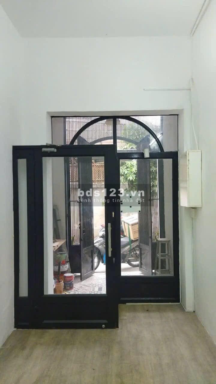 Bán nhà tại 32 Huyền Quang, Phường Tân Định, Quận 1, HCM.