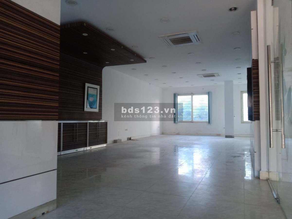 Cho thuê văn phòng mặt phố Văn Giang, Hưng Yên