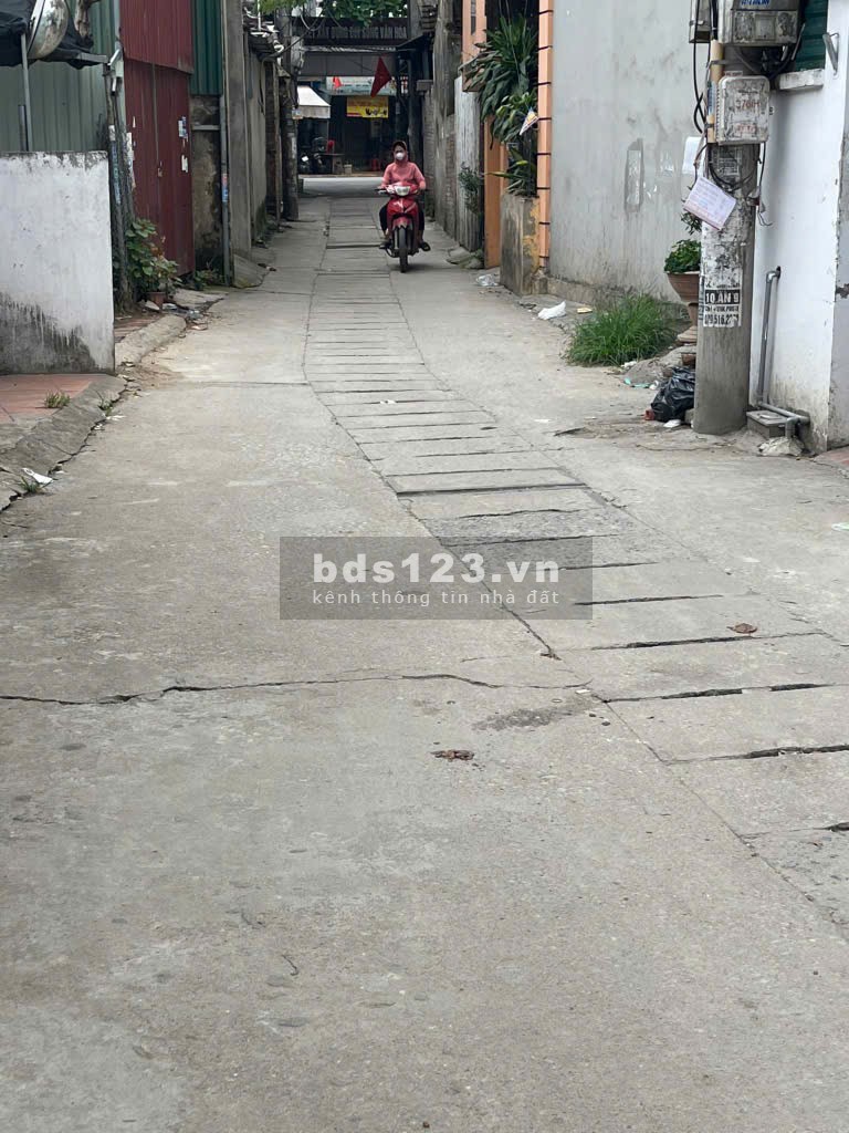 Chính chủ nhờ em việt bán nhà đẹp Ỷ La chưa đến 5 tỷ