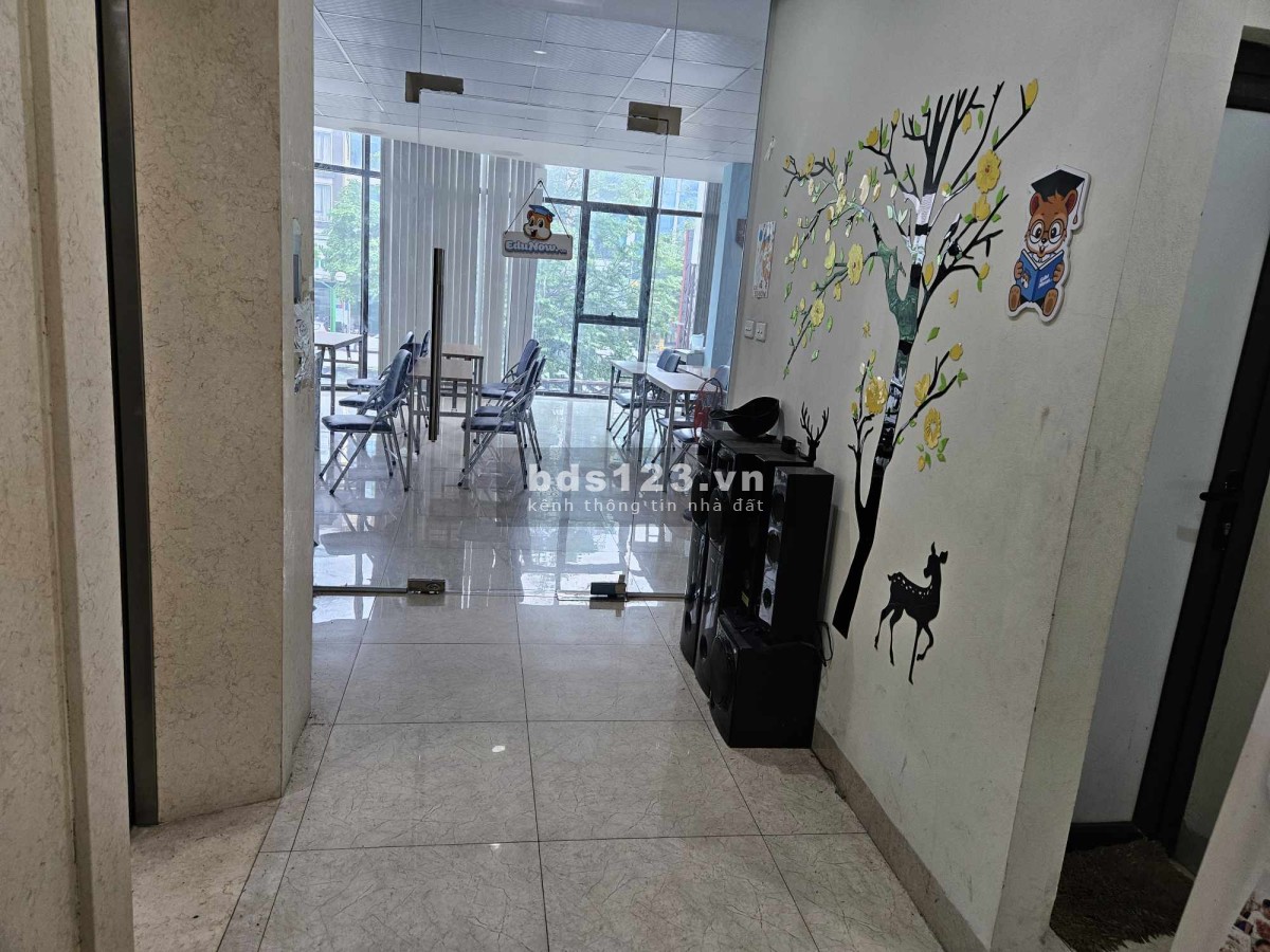 Chính chủ cho thuê VP tầng 2 nhà mặt phố Nguyễn Văn Huyên -…