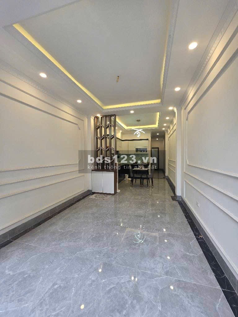 Sẵn nhà 6 tầng – Có thang máy – Ô tô đỗ cửa – Tặng…