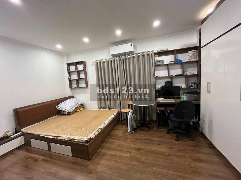 Vị trí đẹp - Mặt phố - Vỉa hè - Kinh doanh - Trung tâm Thạch…