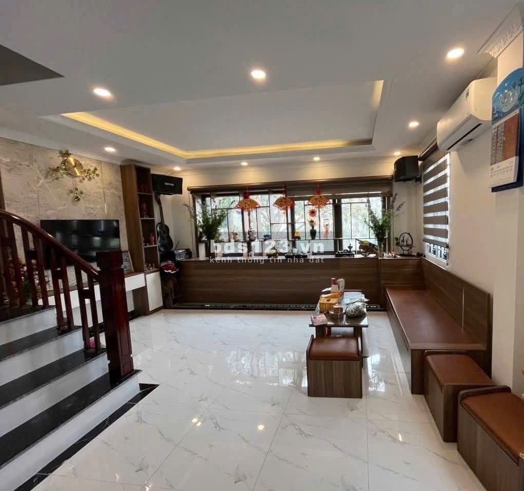 Vị trí đẹp - Mặt phố - Vỉa hè - Kinh doanh - Trung tâm Thạch…