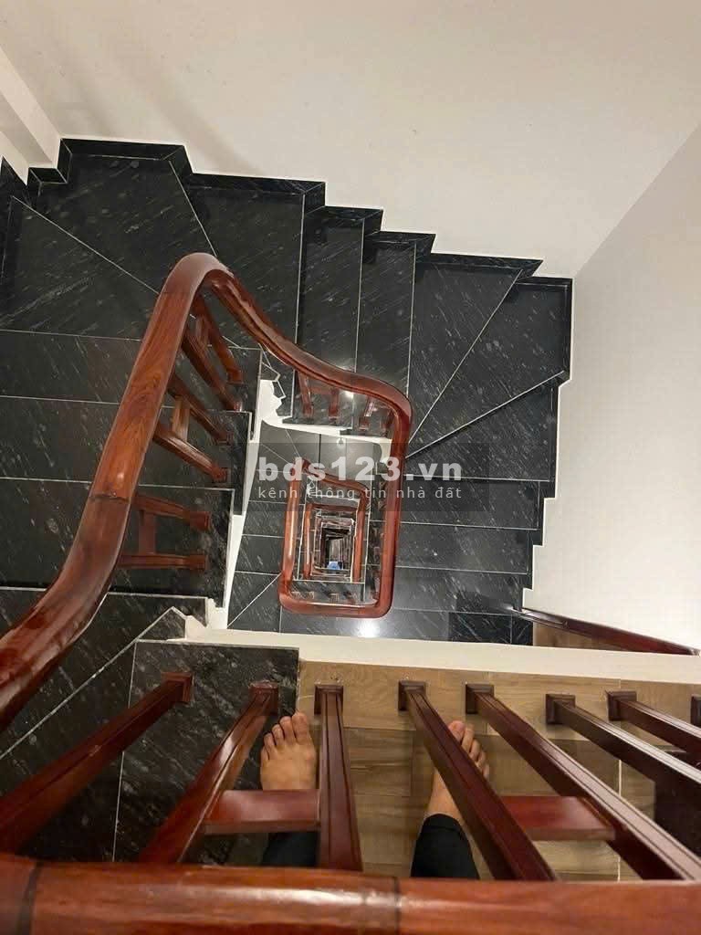 Vị trí đẹp - Mặt phố - Vỉa hè - Kinh doanh - Trung tâm Thạch…