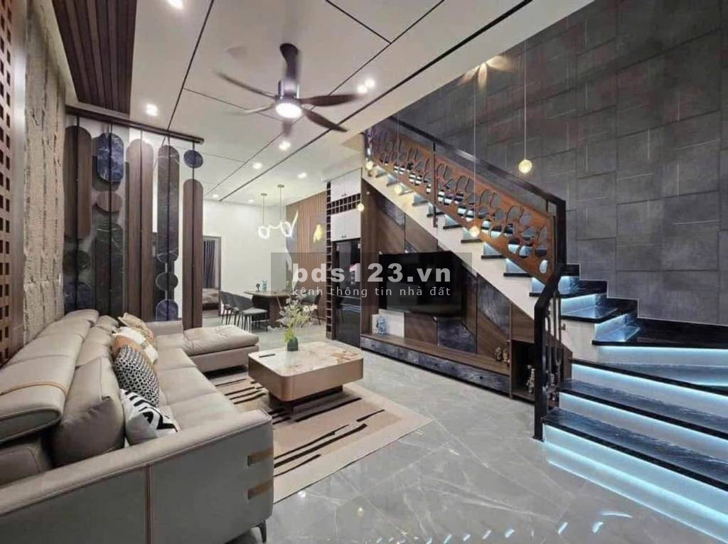 Bán gấp nhà mặt tiền cuối Bình Chánh diện tích 65m2, giá 1.6tỷ