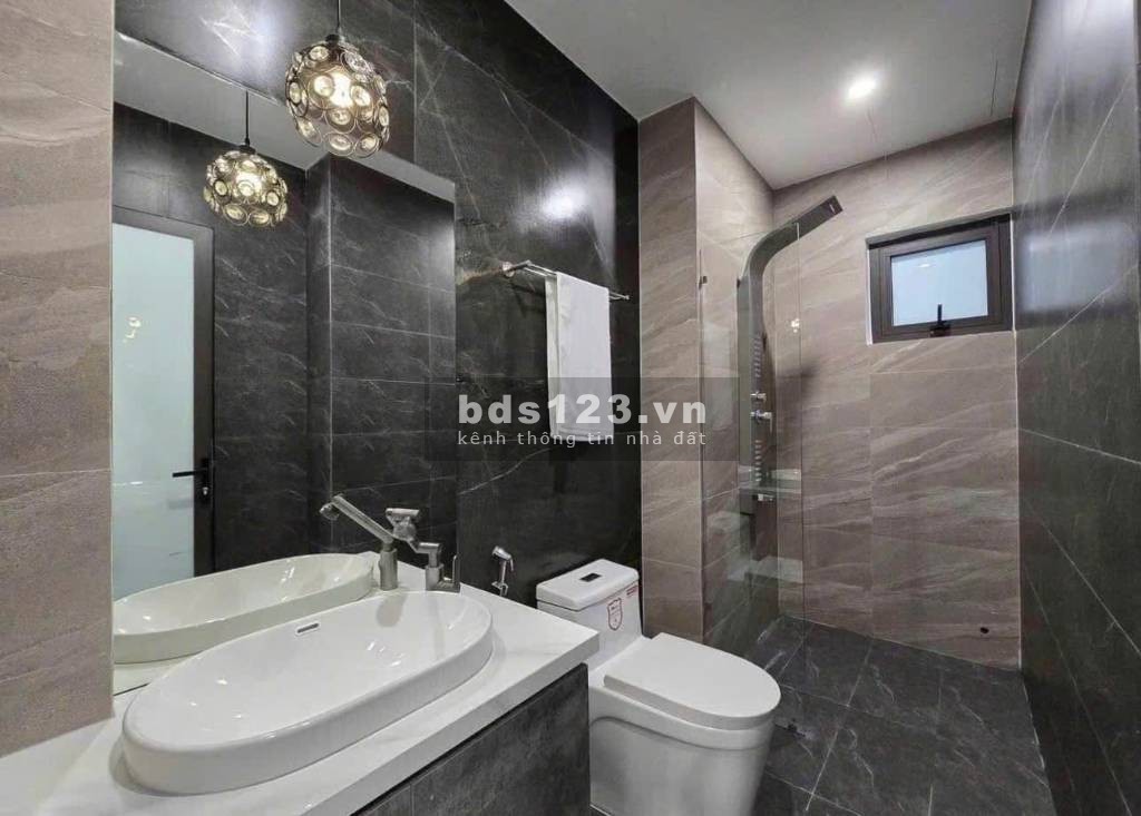 Bán gấp nhà mặt tiền cuối Bình Chánh diện tích 65m2, giá 1.6tỷ